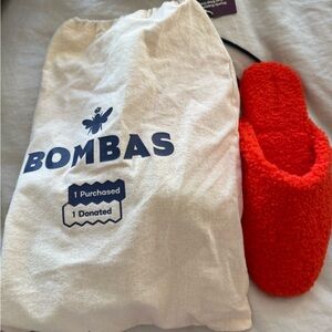 Bombas Saturday Slipper in red. NWT. Still in packaging. Perfect gift! Side 8 wm